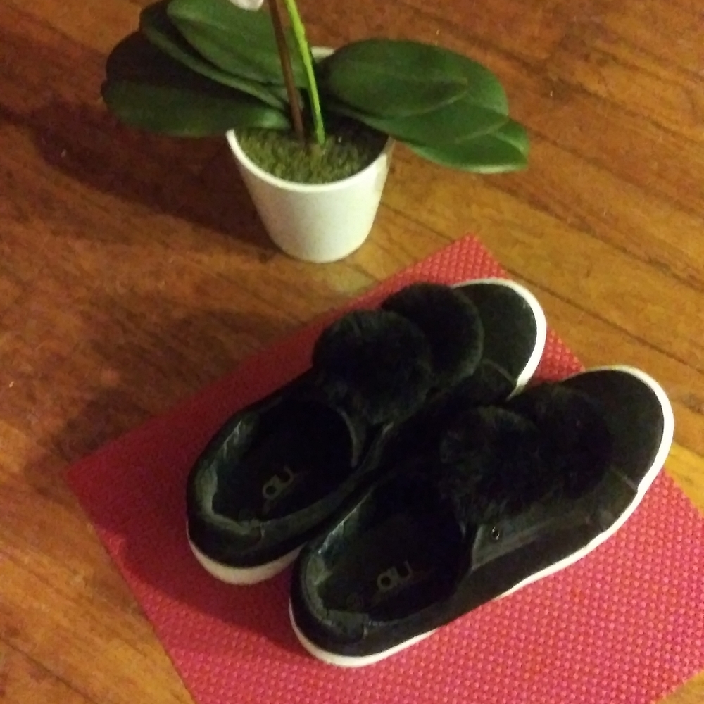 Casual Pom Pom shoes